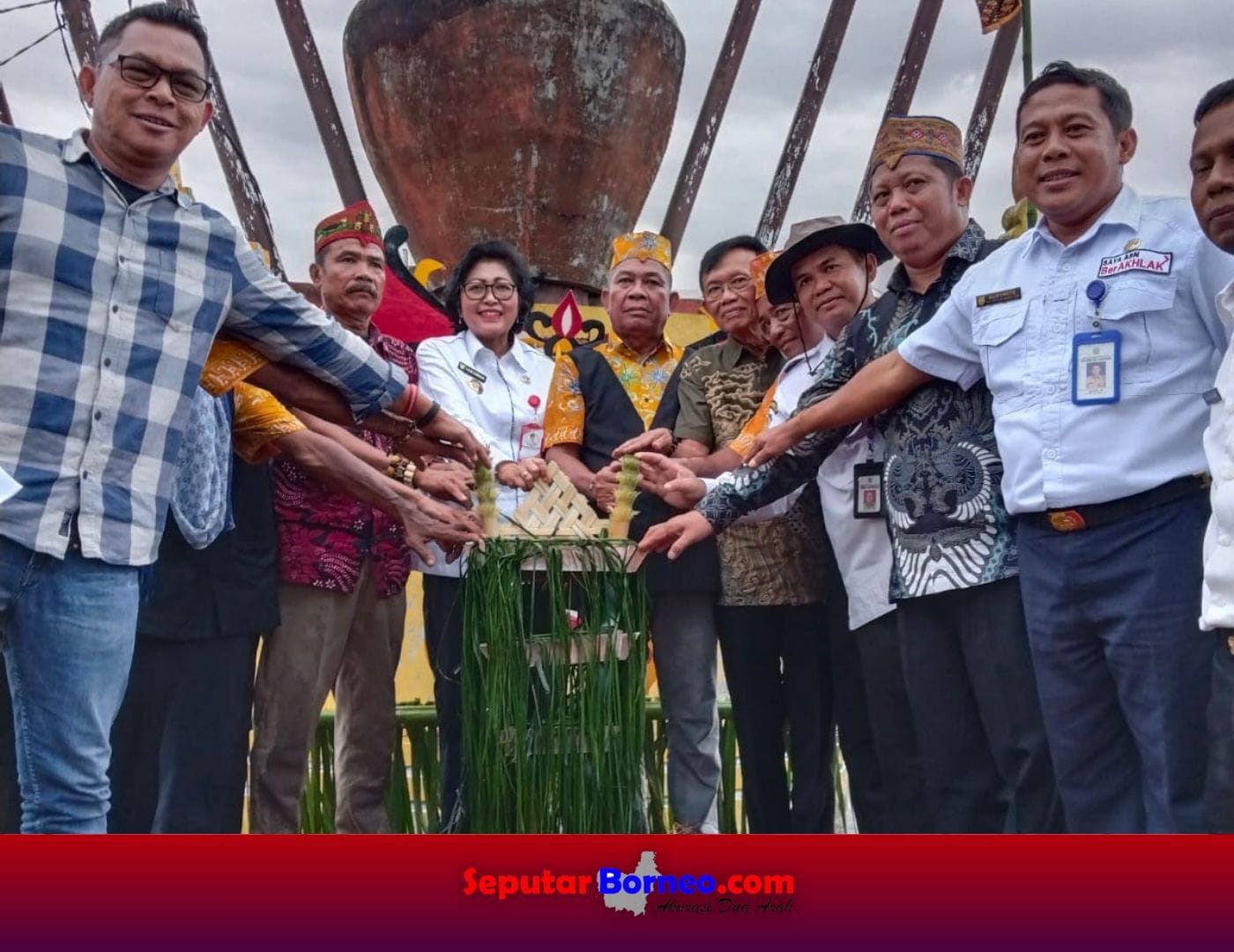 Gelar acara adat Ritual Padah-Pamit Babukung