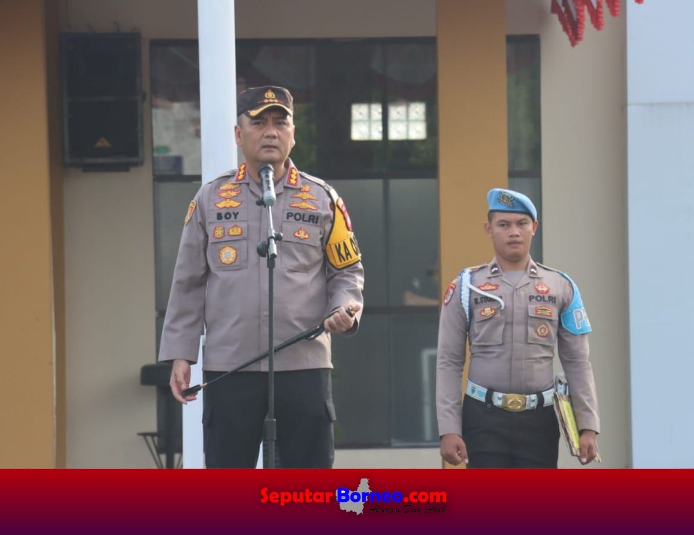 Ratusan Polisi Jaga Ketat Kantor KPU
