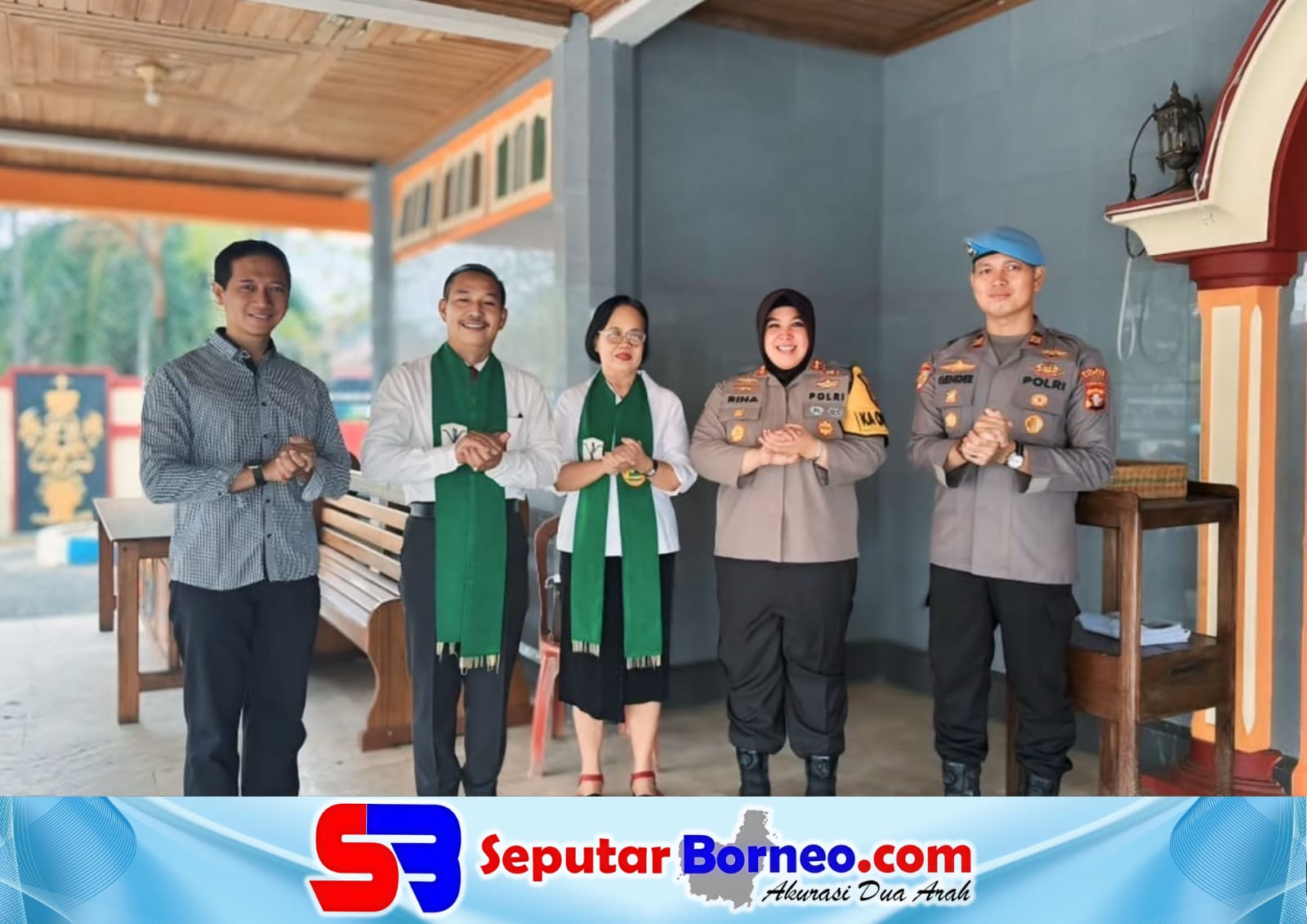 Kapolres Kapuas AKBP Rina Perwitasari, menghadiri kegiatan Minggu Kasih Polri Bersama Masyarakat di Gereja Kalimantan Evangelis (GKE) Sinta, Jalan Ahmad Yani No. 079–081, Kelurahan Selat Hilir, Kecamatan Selat, Kabupaten Kapuas, pada Minggu (18/10/2026). FOTO: HUMAS POLRES KAPUAS/SB