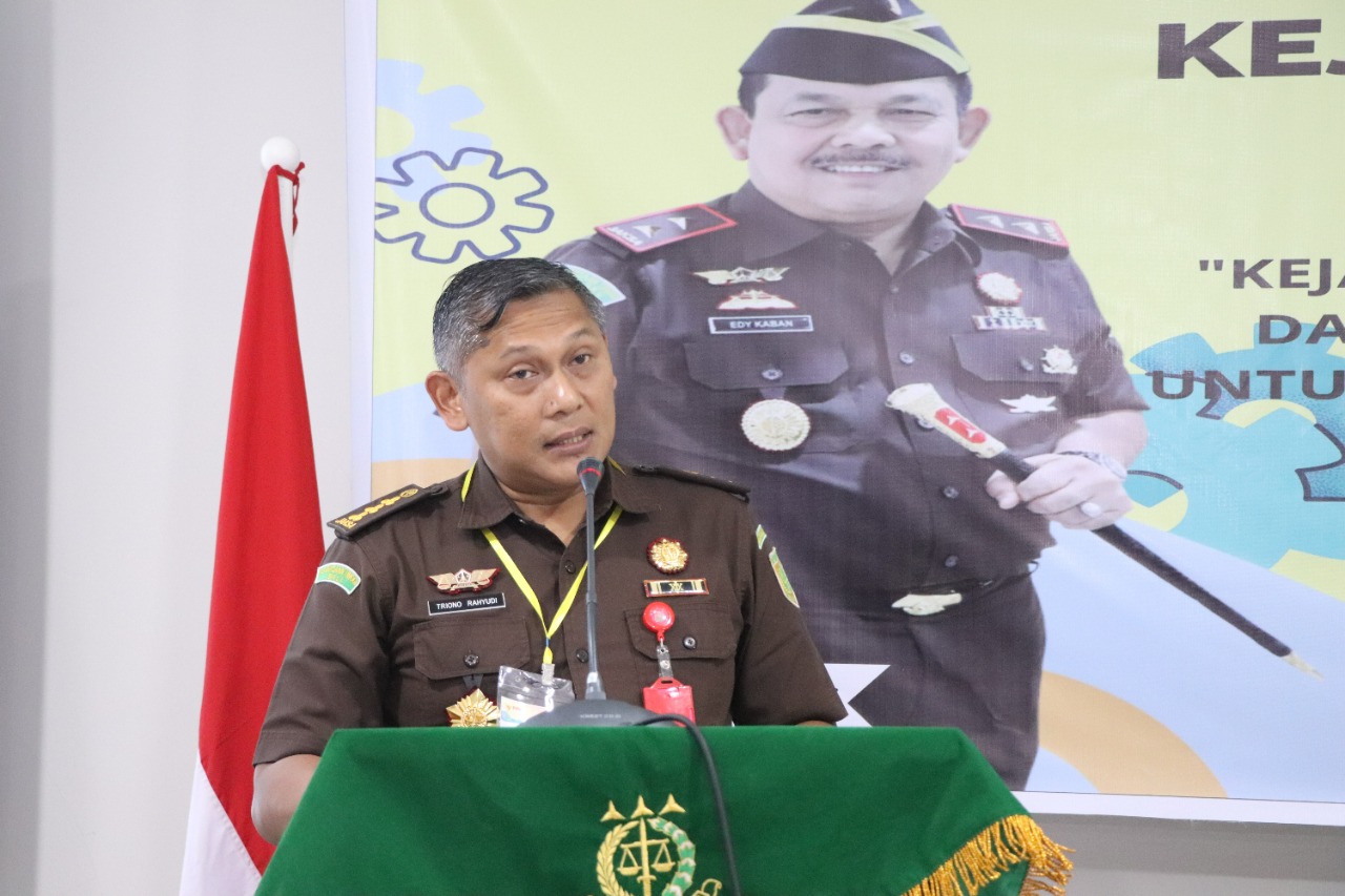 Kejati Maluku Menerima Penghargaan Terbaik III Penanganan Perkara Tipikor