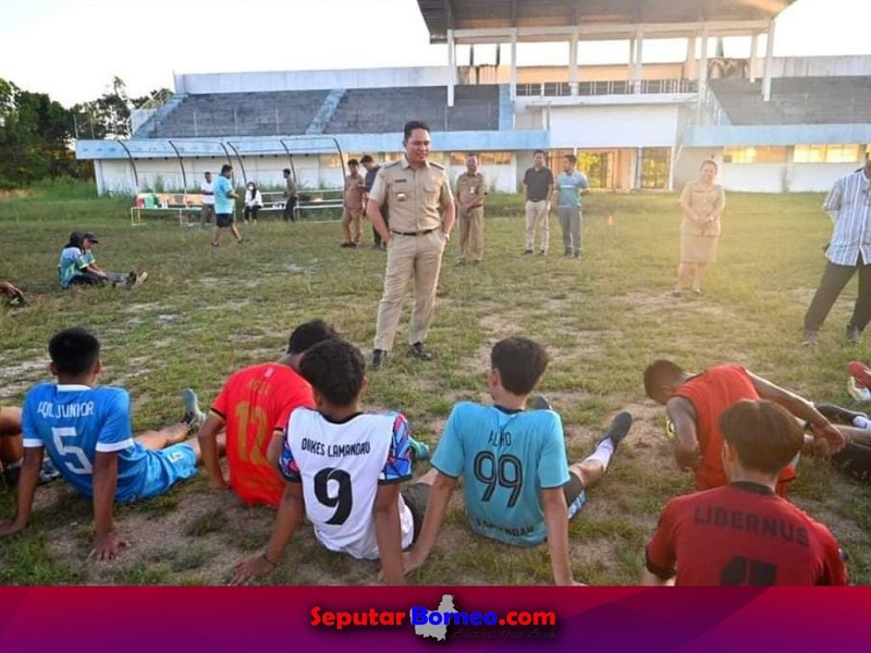 Jelang Porprov, Bupati Lamandau Tinjau Kesiapan Atlet Saat Berlatih