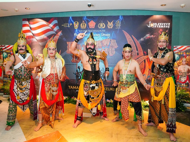 Lestarikan Budaya Panglima, Kapolri dan Kepala Staf Main Wayang Orang