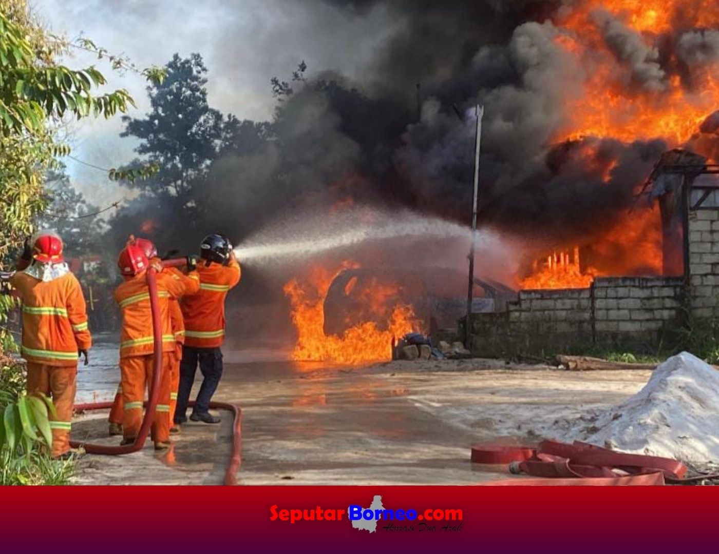 Pagi Hari, Rumah dan Dua Mobil di Bamaang Hulu Terbakar