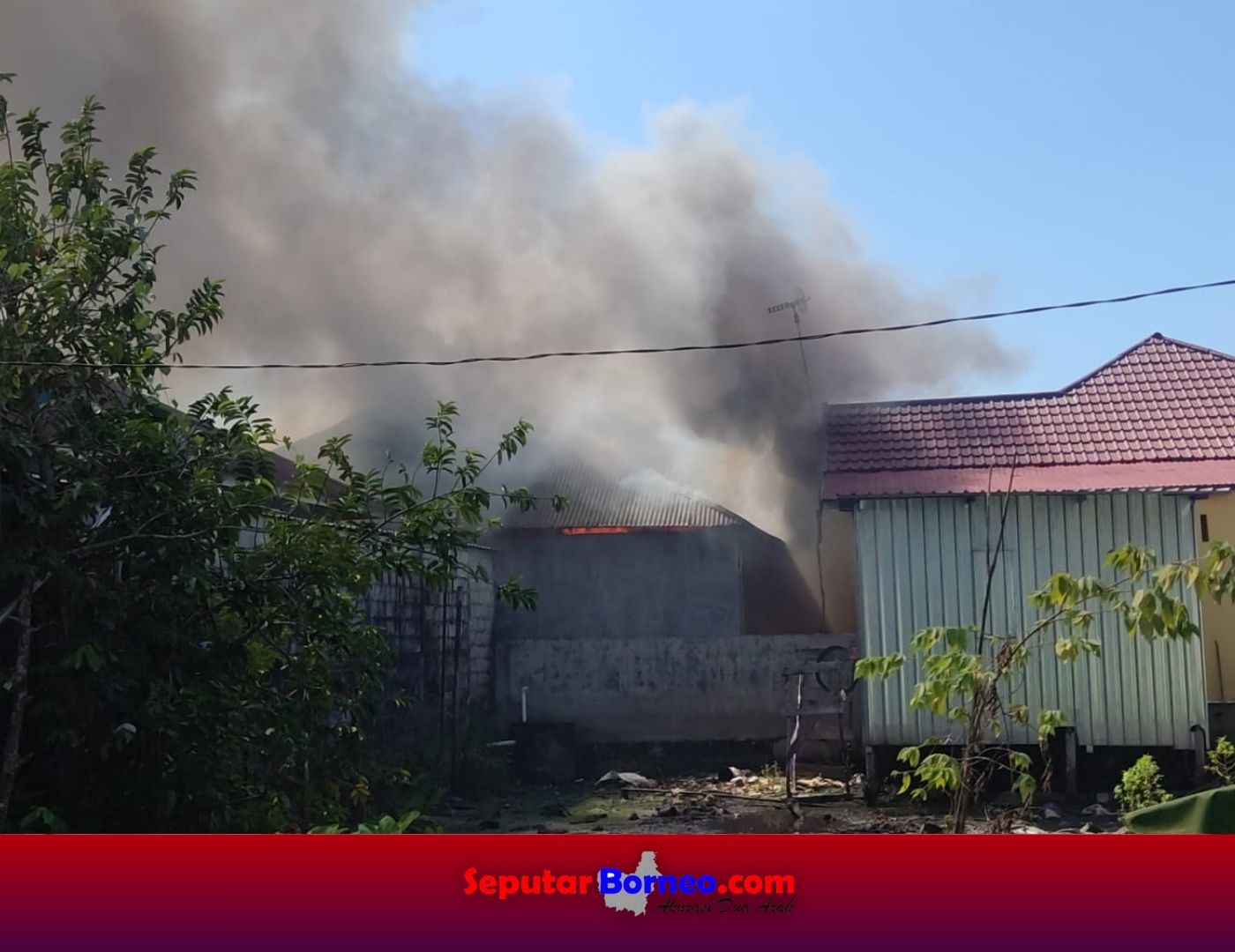 BREAKING NEWS! Rumah Warga Jalan Danau Rangas Terbakar
