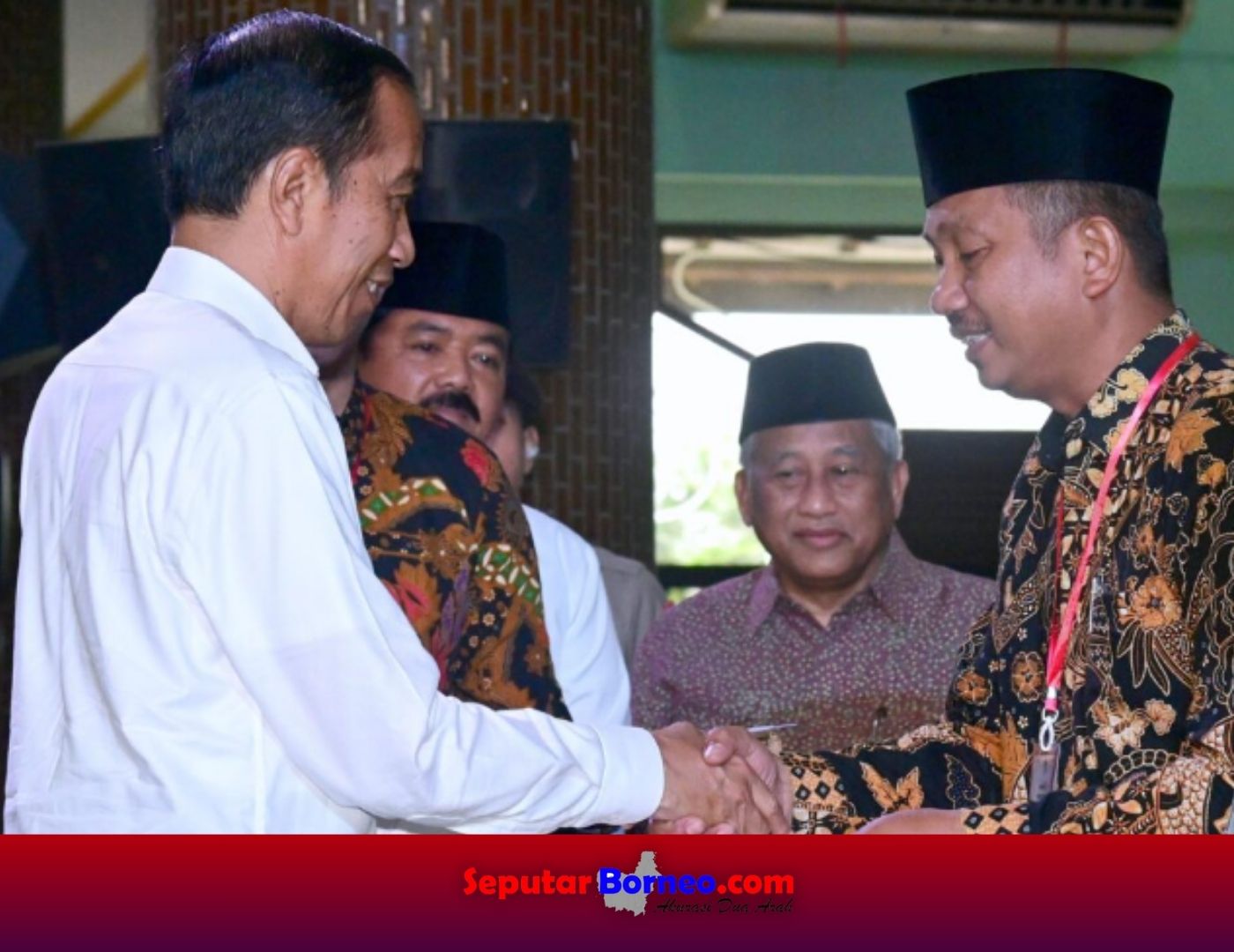 Serahkan Sertifikat Wakaf, Jokowi: Agar Tidak Terjadi Sengketa Lahan