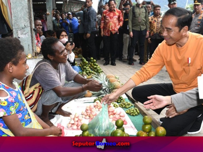 Presiden Tinjau Harga Bahan Pokok di Pasar Pharaa Jayapura