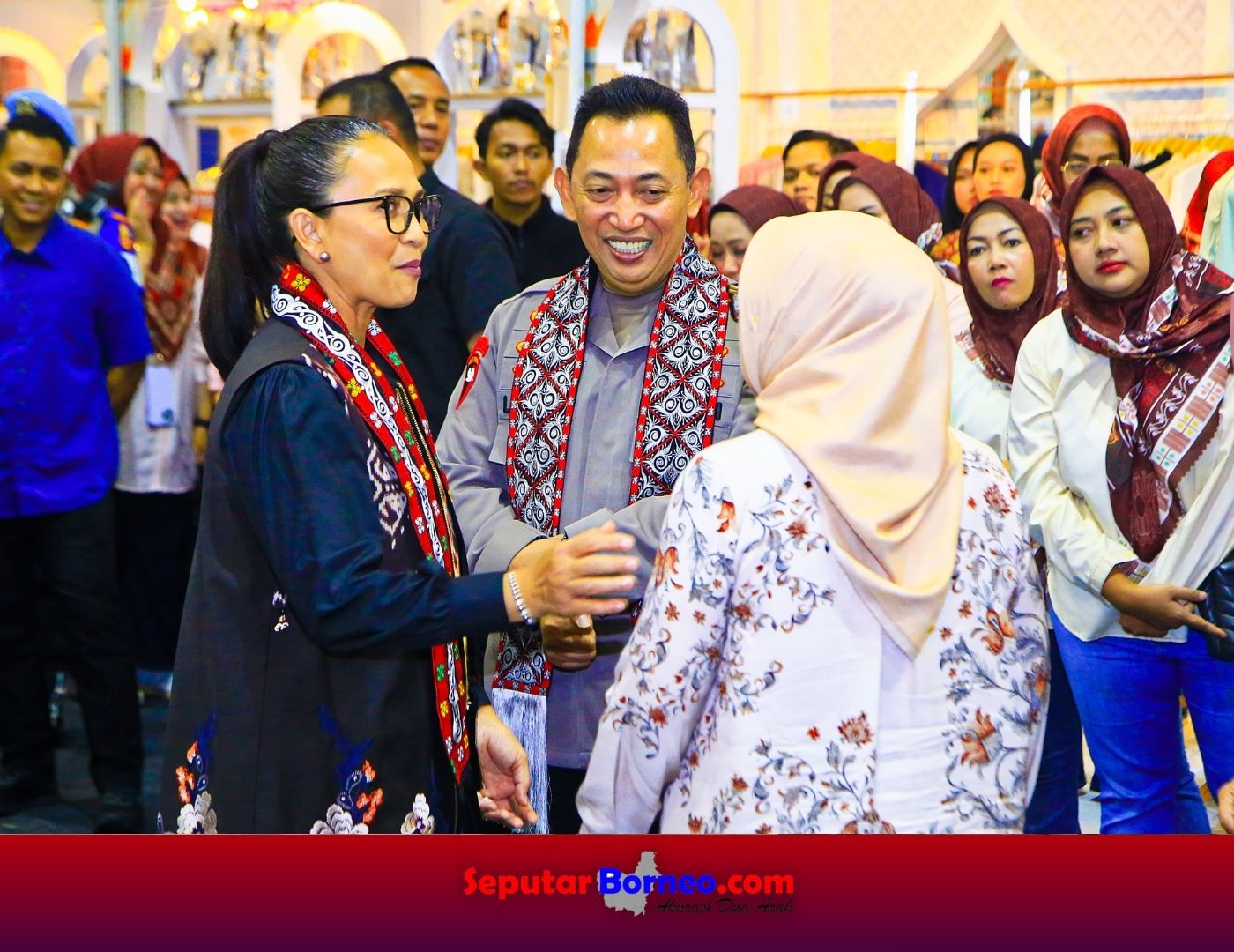 Kapolri Tinjau Bazar Kreasi Bhayangkari Nusantara 2025, Dorong Pertumbuhan UMKM