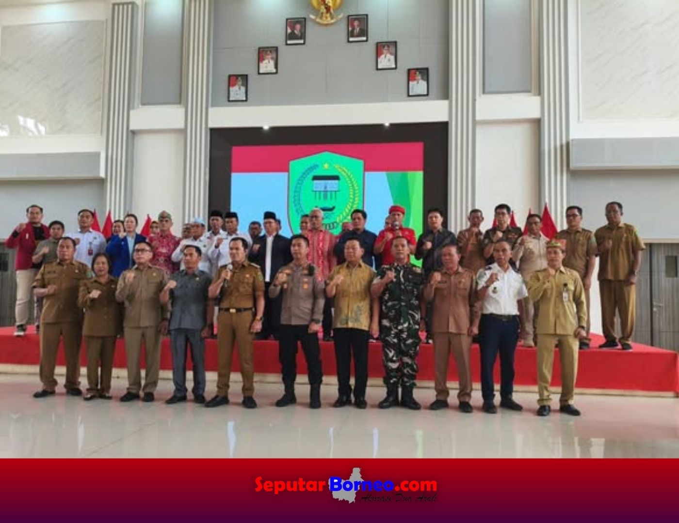 Bupati Pulpis, H Ahmad Rifai bersama TNI_Polri, serta seluruh elemen masyarakat berkomitmen menjaga kamtibmas. (FOTO:DISKOMINFO)