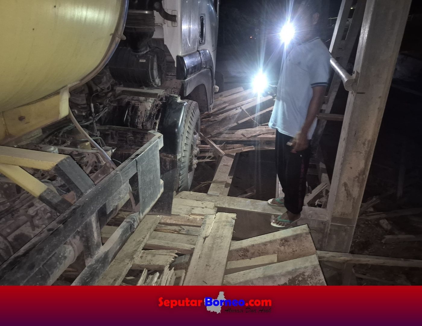 Jembatan Alternatif Sei Lenggana Sampit Ambruk, Arus Kendaraan Macet Total