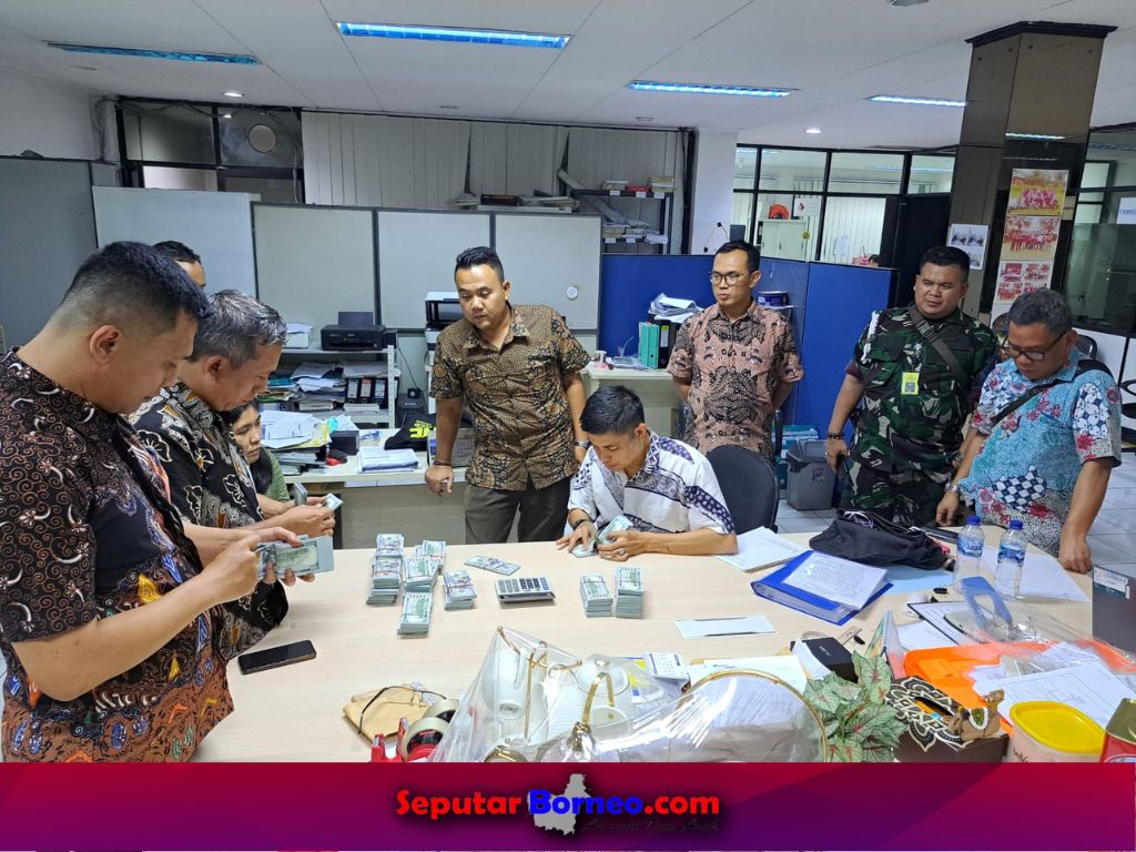 Korupsi Jalan Tol Japek, Penyidik Jampidsus Kejagung Geledah dan Sita Dokumen dan Uang Ditiga Lokasi