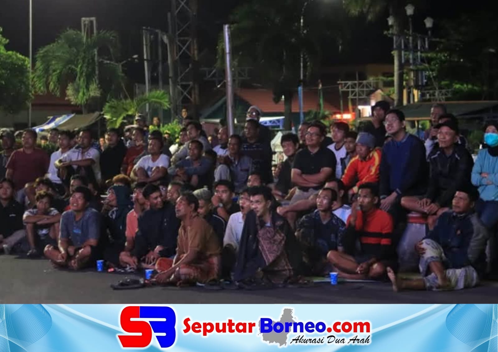 Dini Hari Tetap Ramai, Ratusan Warga Seruyan Tumpah Ruah Nobar Final Piala Dunia 2026