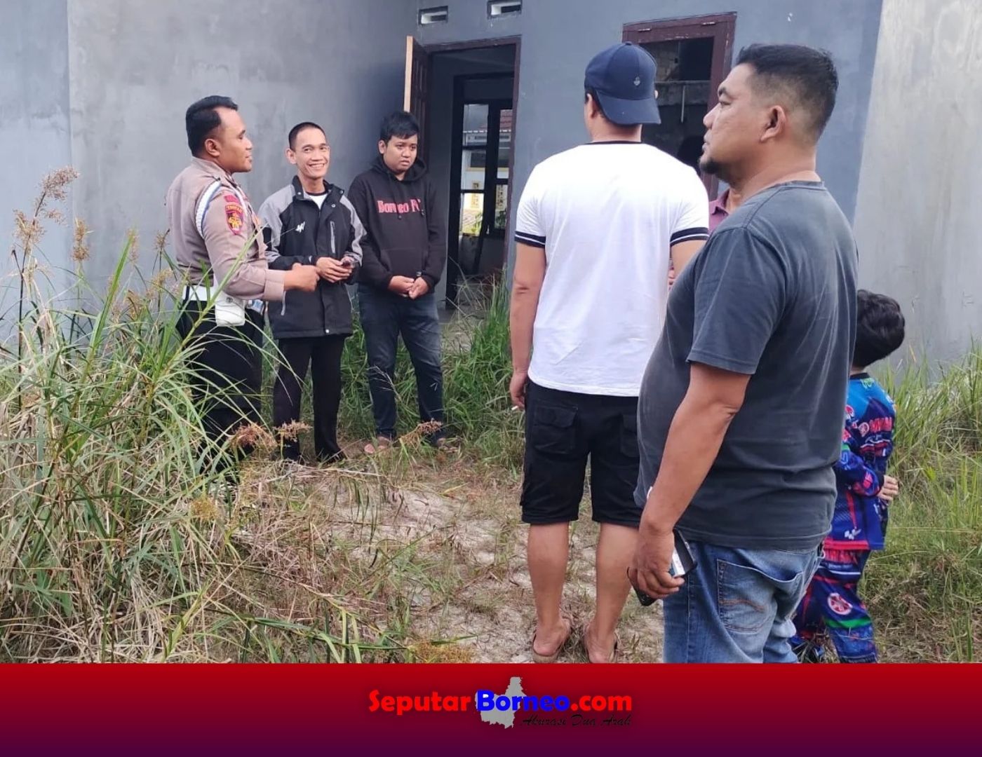 Kepolisian saat mendatangi lokasi rumah korban yang dibobol maling. (FOTO:ISTIMEWA)