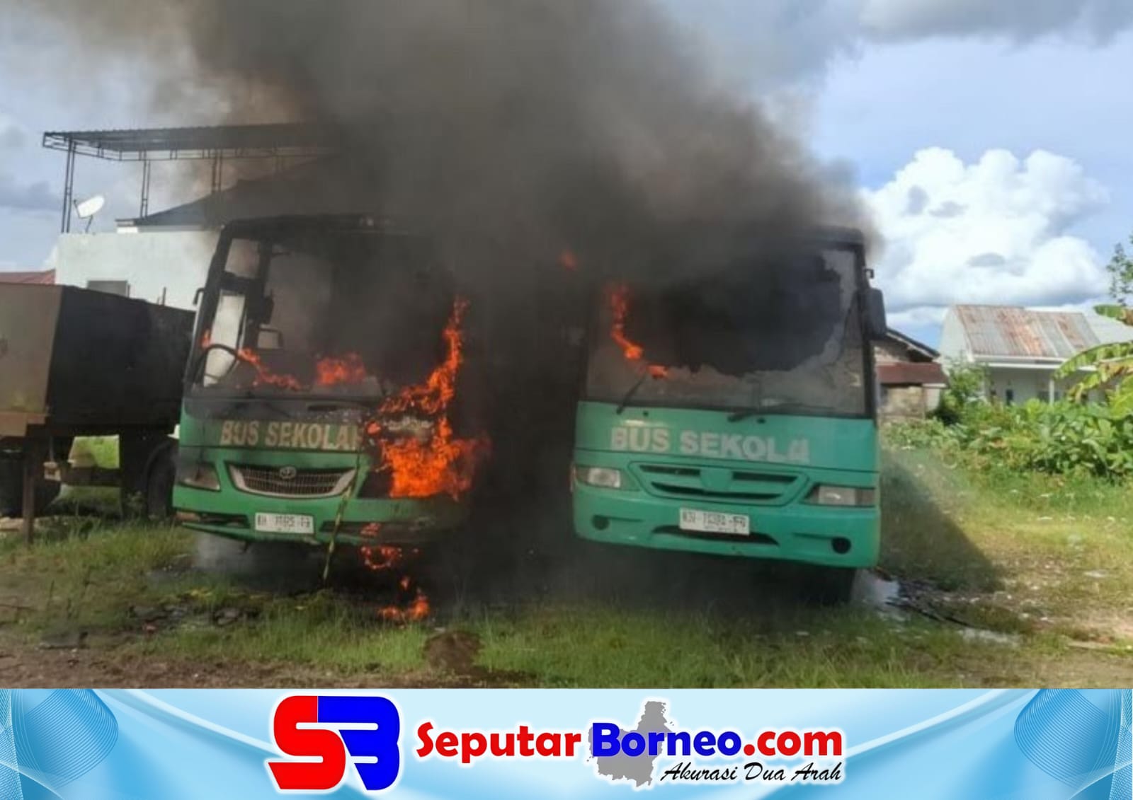 GEGER! Dua Bus saat Parkir di Sampit Terbakar