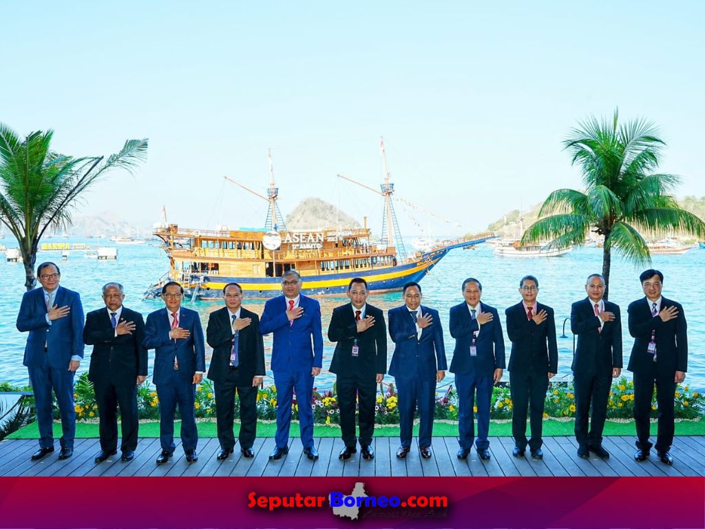 Kapolri Jenderal Listyo Sigit Prabowo foto bersama dengan perwakilan 10 negara. (FOTO:ISTIMEWA)