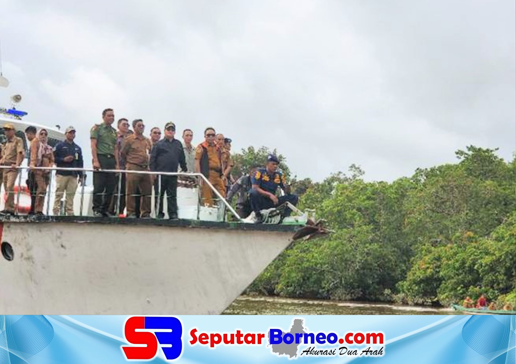 Bupati Kotim, H Halikinnor meninjau lokasi Pulau Hanibung, beberapa waktu lalu. (FOTO: ISTIMEWA)