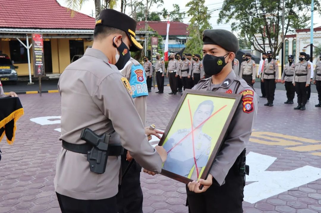 Kapolres Kobar Pimpin Upacara PTDH