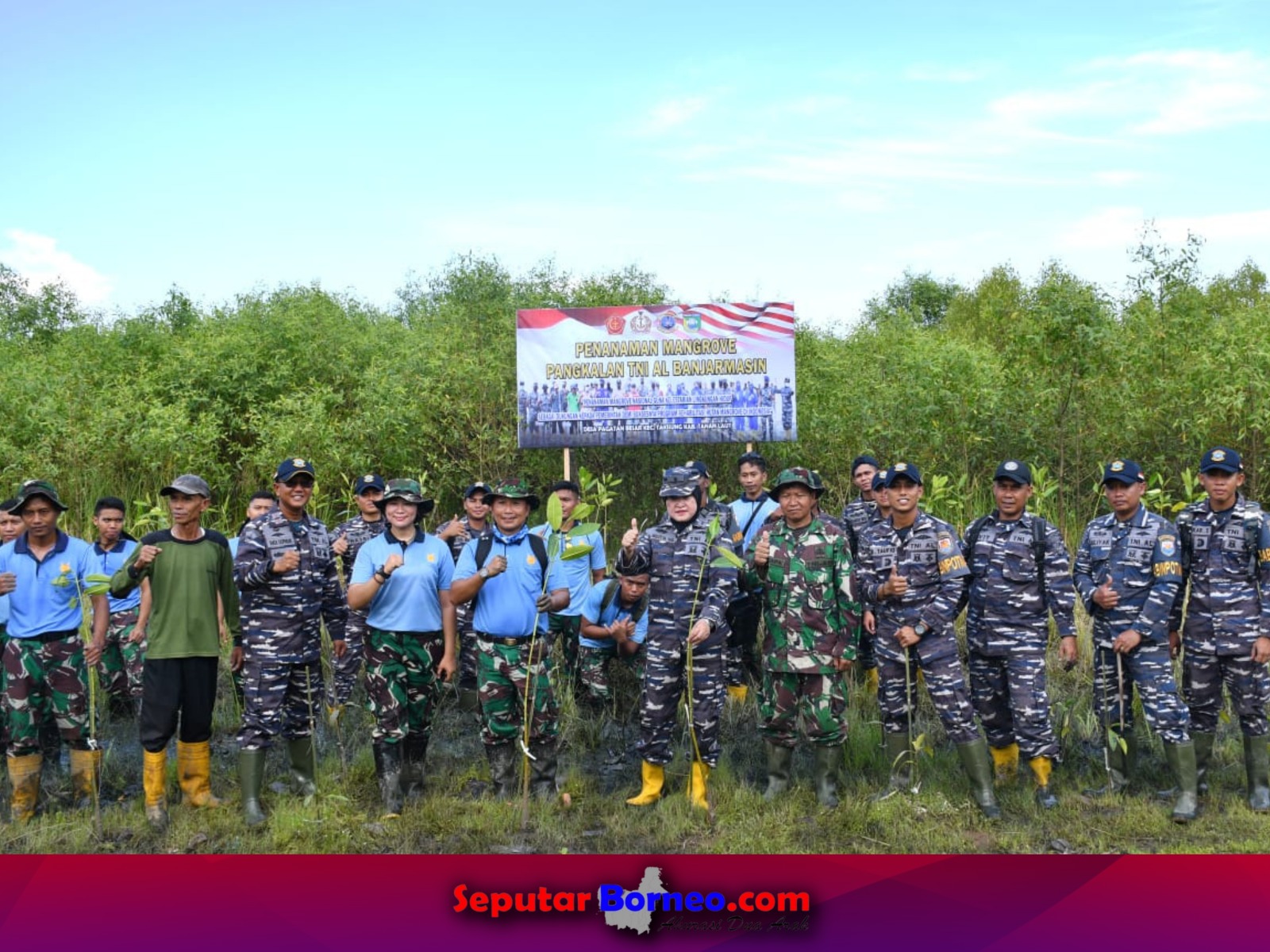 TNI AL Bersama Masyarakat Maritim Tanam 1.500 Pohon Mangrove 