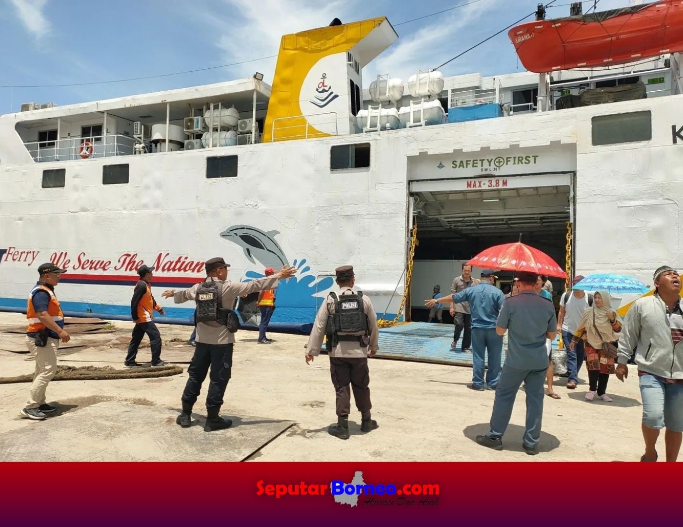 Polisi Perketat Pengamanan Saat Kedatangan Kapal di Pelabuhan Kumai