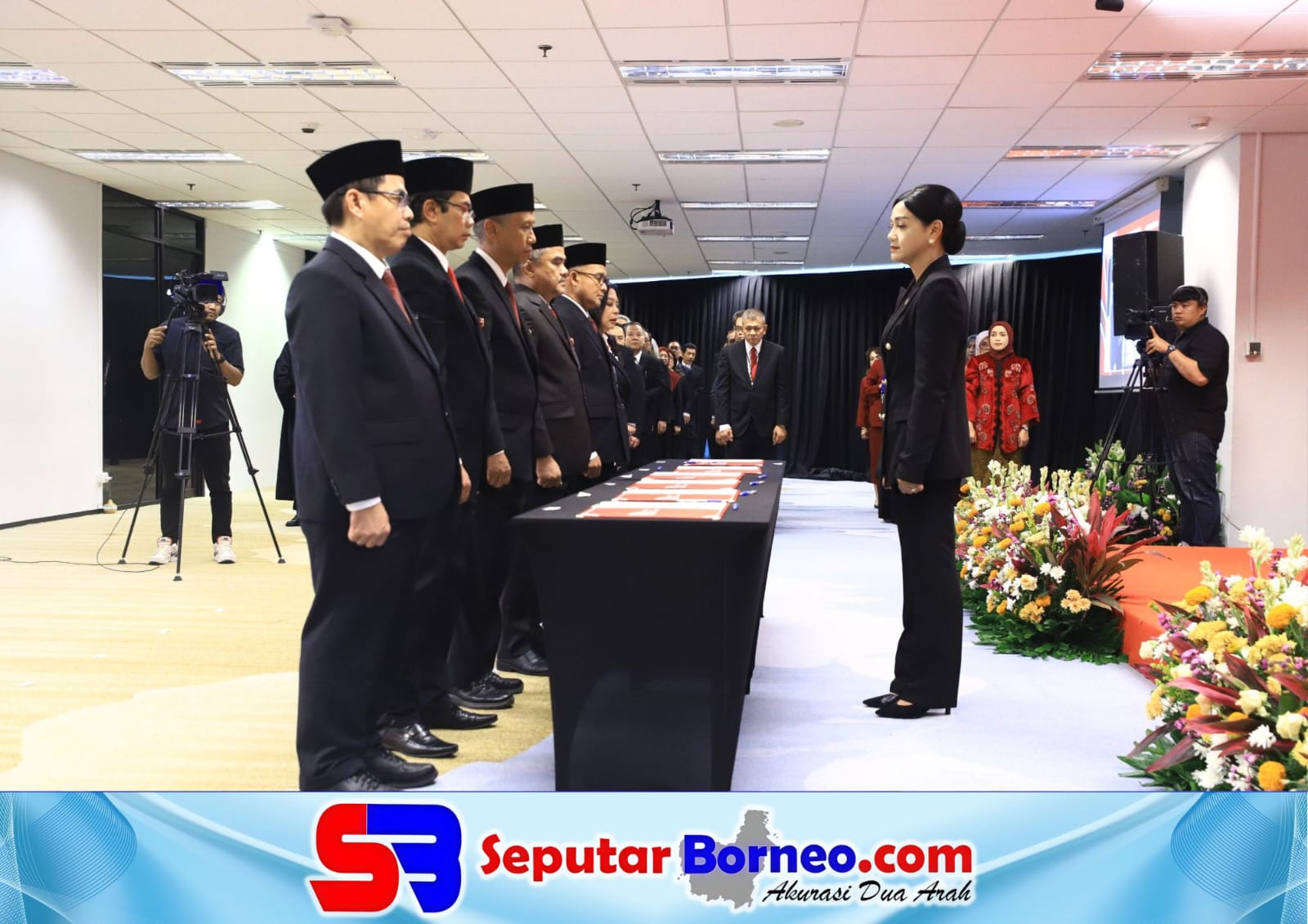 Friderica Lantik Sejumlah Pejabat OJK, Tegaskan Integritas sebagai Fondasi Utama