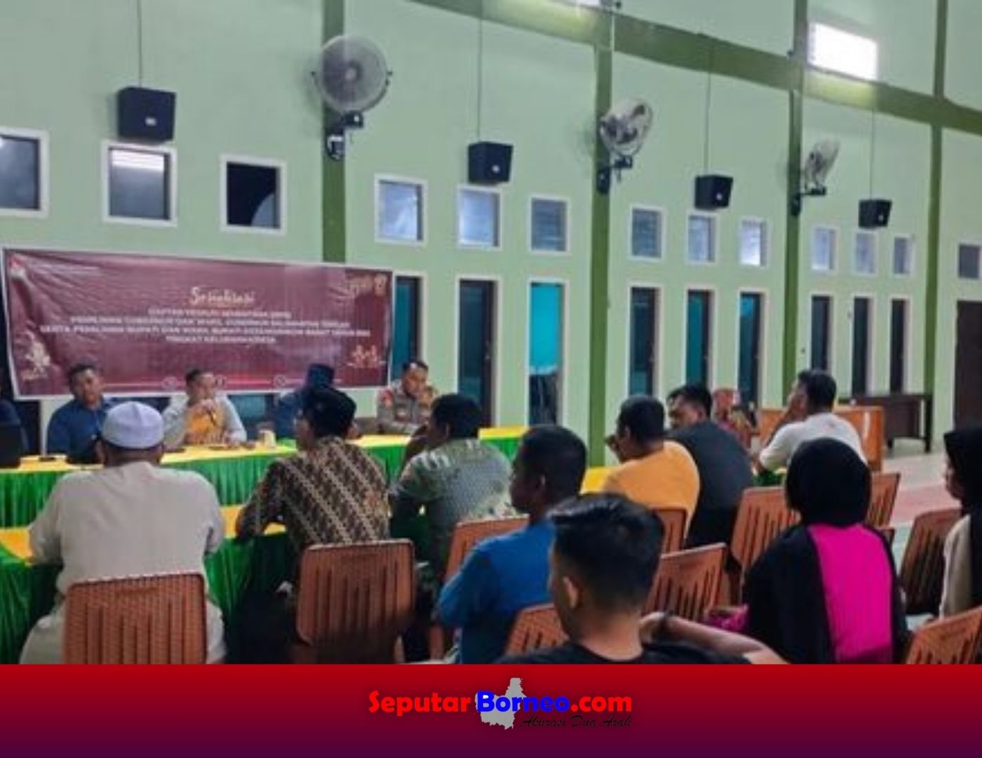 Hadiri Sosialisasi DPS, Bhabinkamtibmas Polsek Kumai Berikan Imbauan ke Warga Menjelang Pilkada