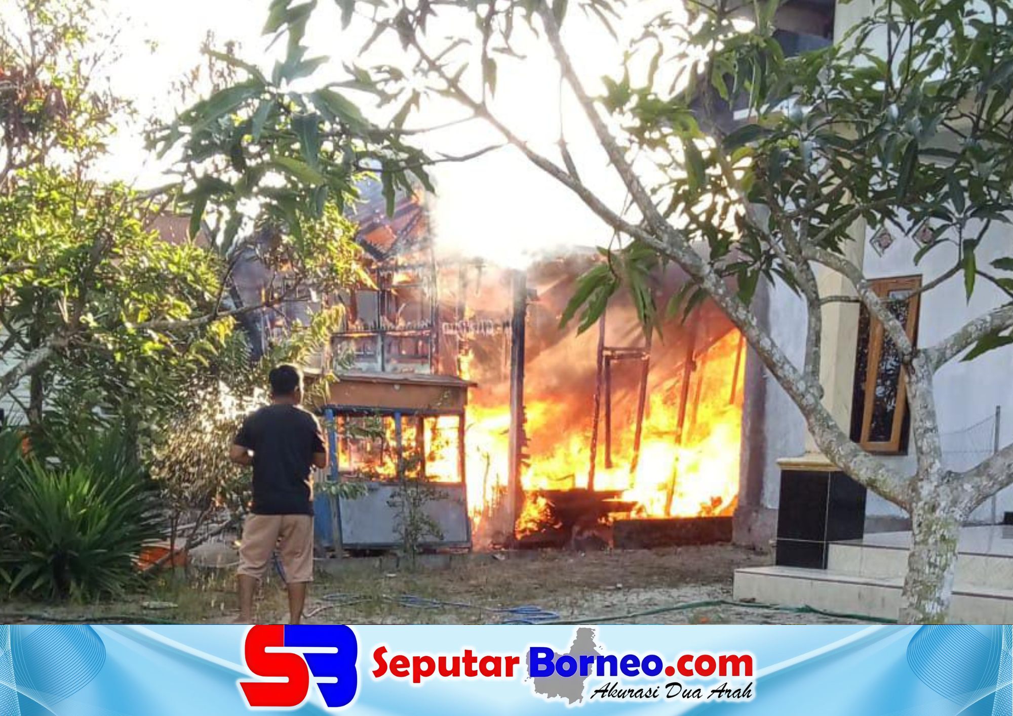 Api Mengamuk di Ketapang! Hitungan Menit Rumah Warga Ludes, Yamaha Aerox Tinggal Kerangka