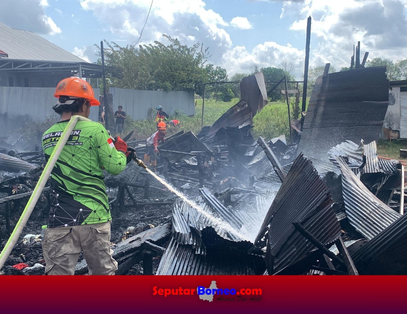 Kontrakan Bundaran Semektor Ludes Terbakar