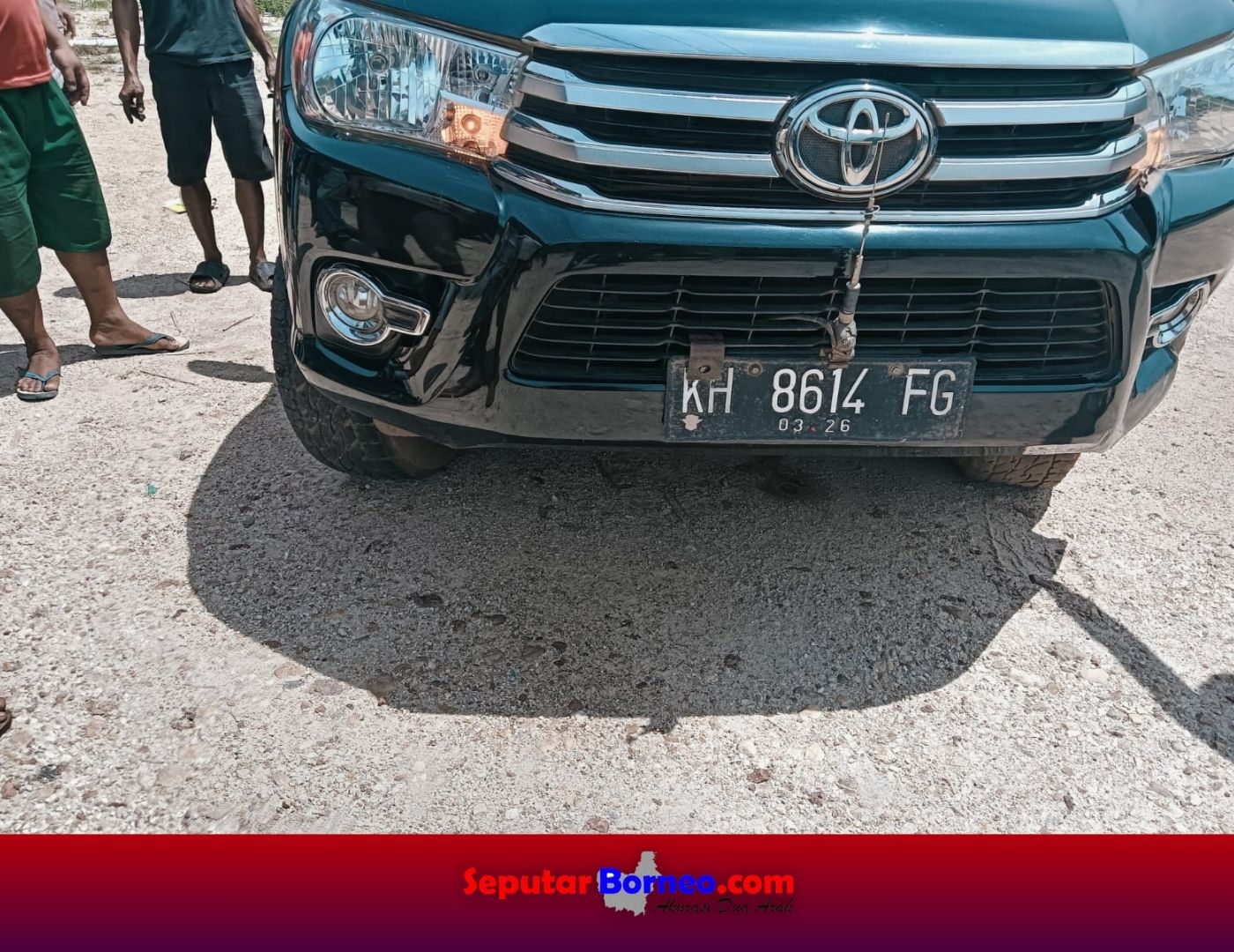 Motor Honda Revo vs Hilux, Seorang Ibu Luka Serius