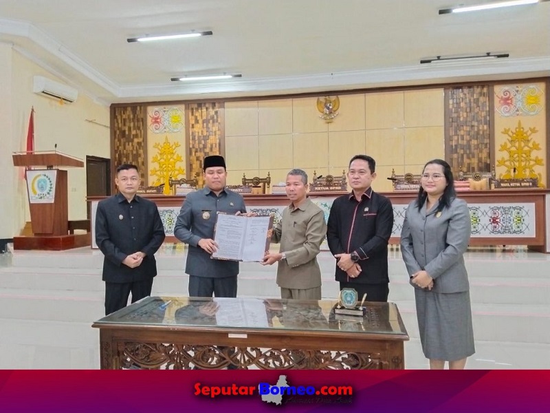 Bupati Hadiri Rapat Paripurna tentang Pengakuan dan Perlindungan Masyarakat Hukum Adat