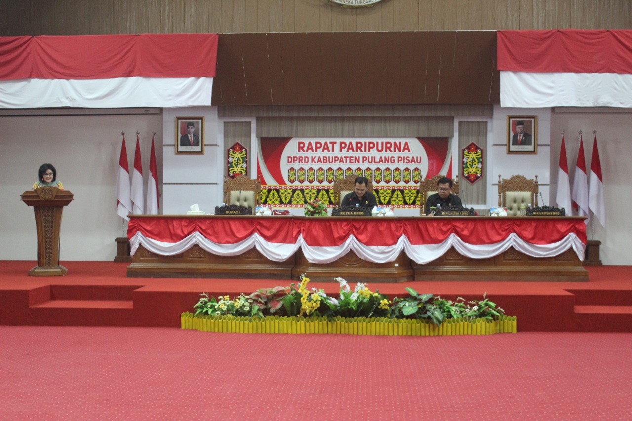 Pudjirustaty Narang Hadiri Sidang Paripurna Dewan