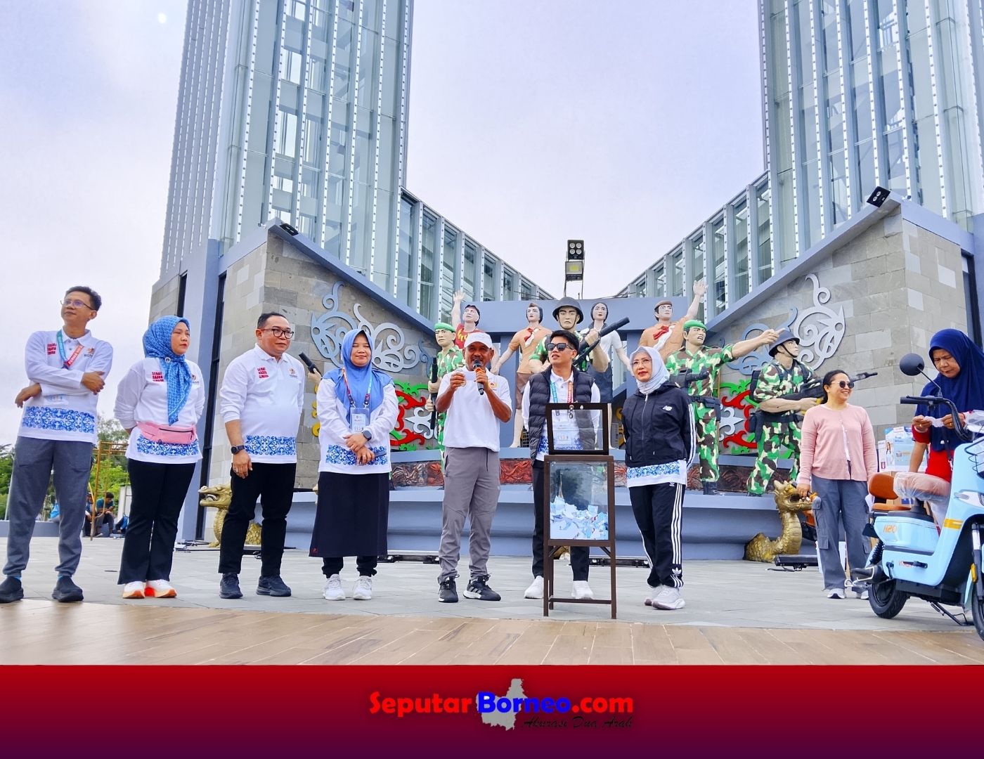 KORMI Kalteng ketika melaksanakan senam bersama di Bundaran Besar Palangka Raya. (FOTO: ISTIMEWA)