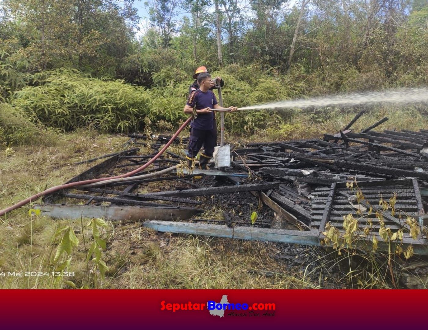Pondok Kayu Tak Berpenghuni Ludes Terbakar 
