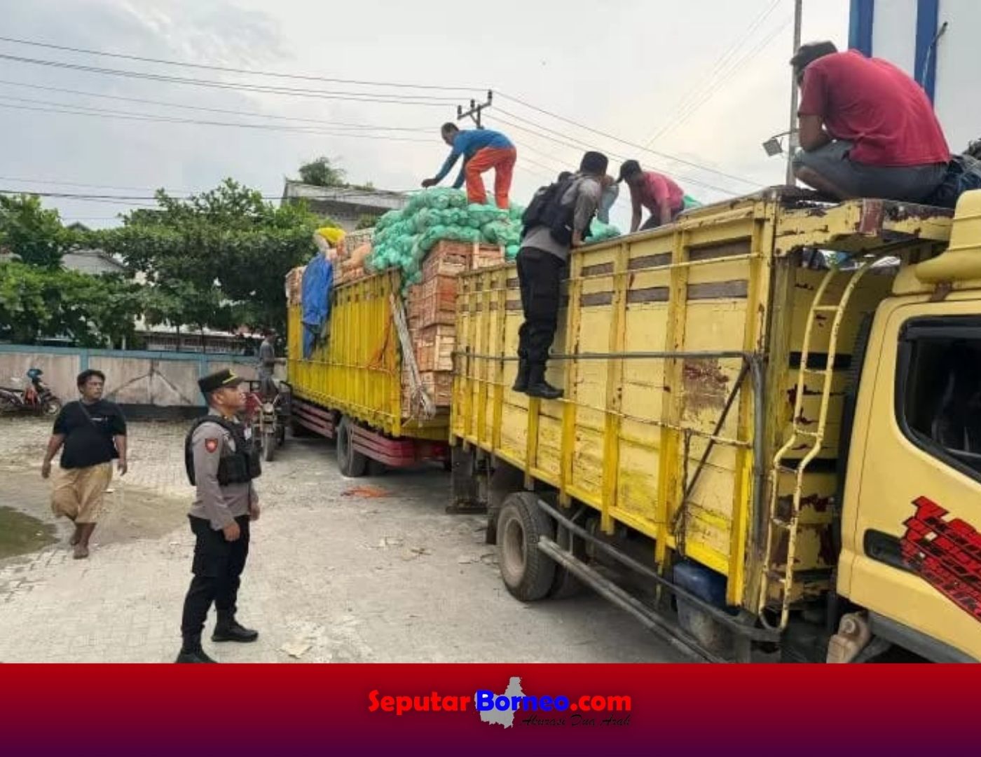 Cegah Peredaran Barang Ilegal, Polsek KPM Periksa Ketat Truk di Pelabuhan Sampit