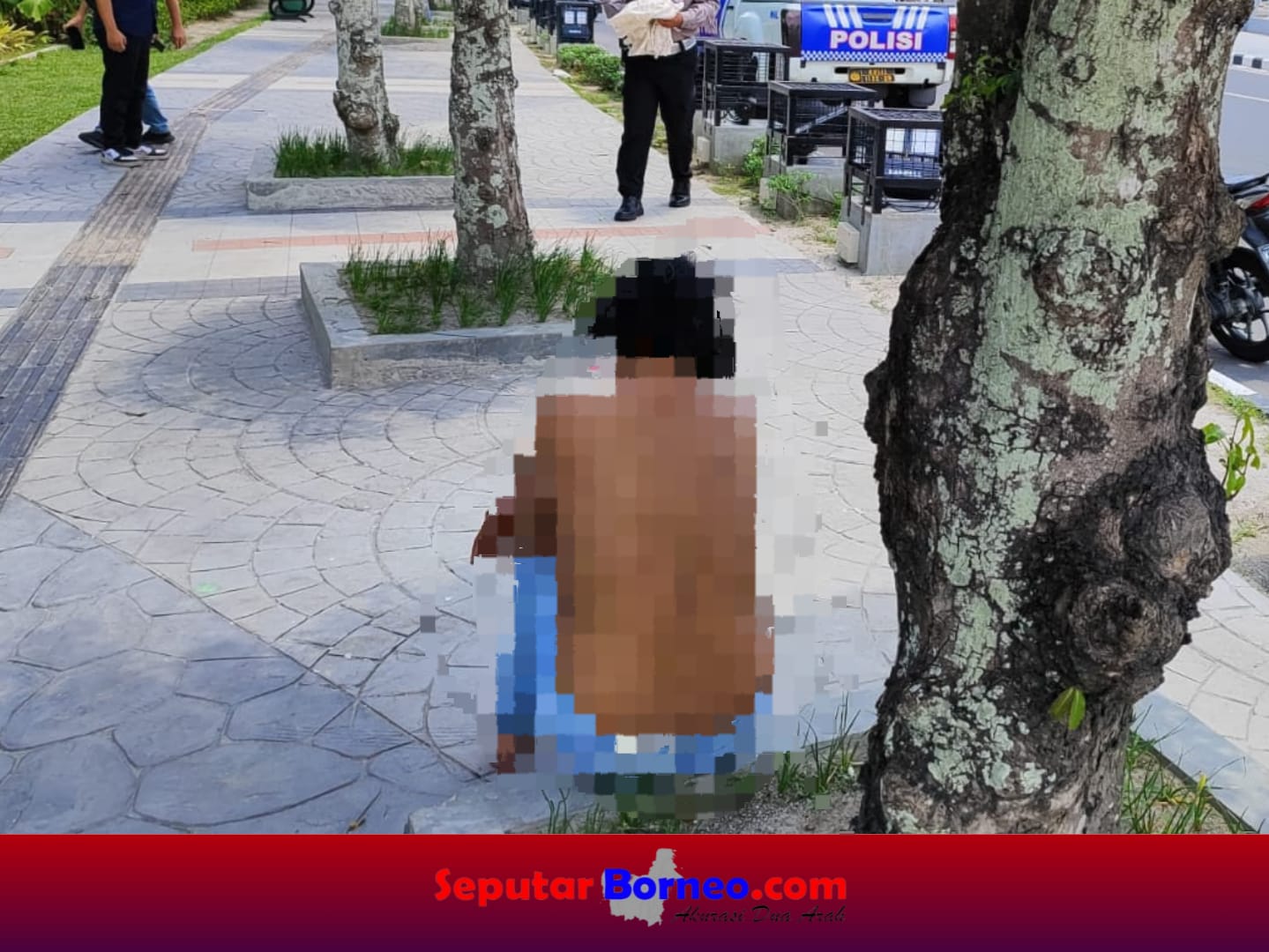 Wanita Diduga ODGJ Tampa Busana di Kawasan Bundaran Besar