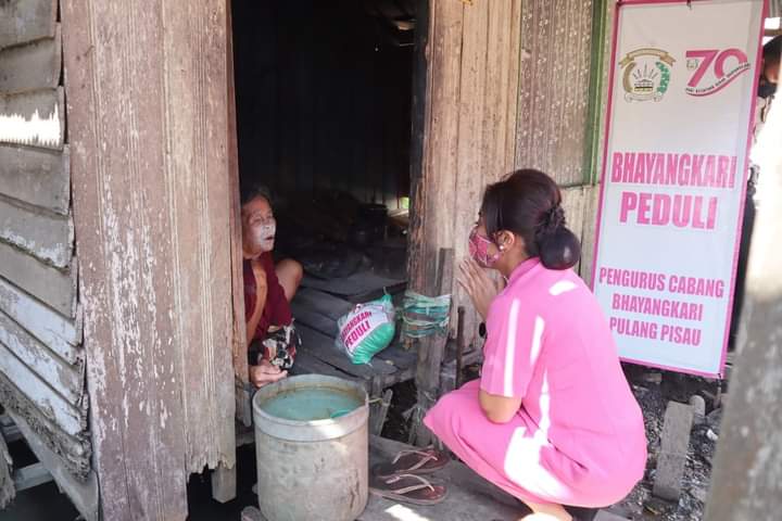 Bhayangkari Cabang Pulpis Gelar Baksos