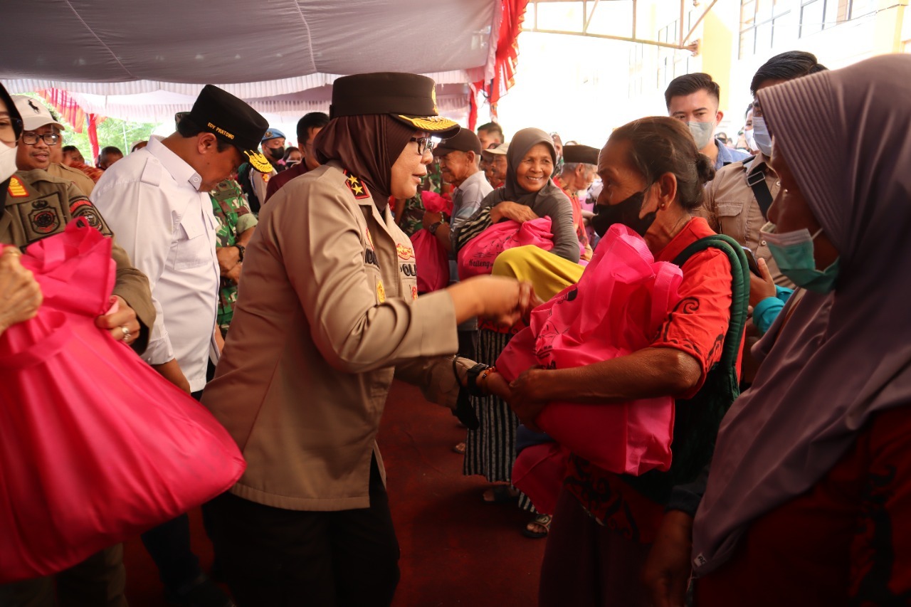 Wakapolda Kalteng Hadiri Pasar Penyeimbang di Pulang Pisau