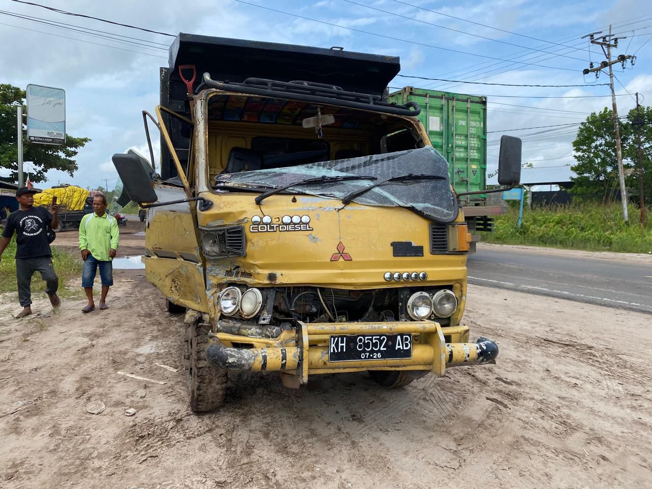 Tabrak Beruntun di Simpang Jalan Sanang, Tiga Kendaraan Rusak Parah