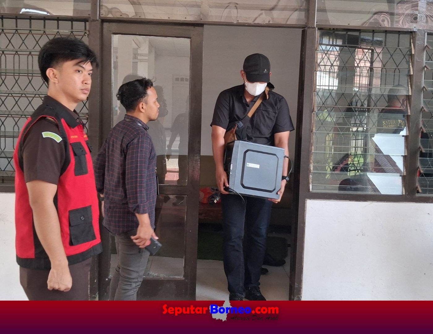 Terkait Perkara KPU Kotim, Kejati Kalteng Geledah Sekretariat DPRD Kotim