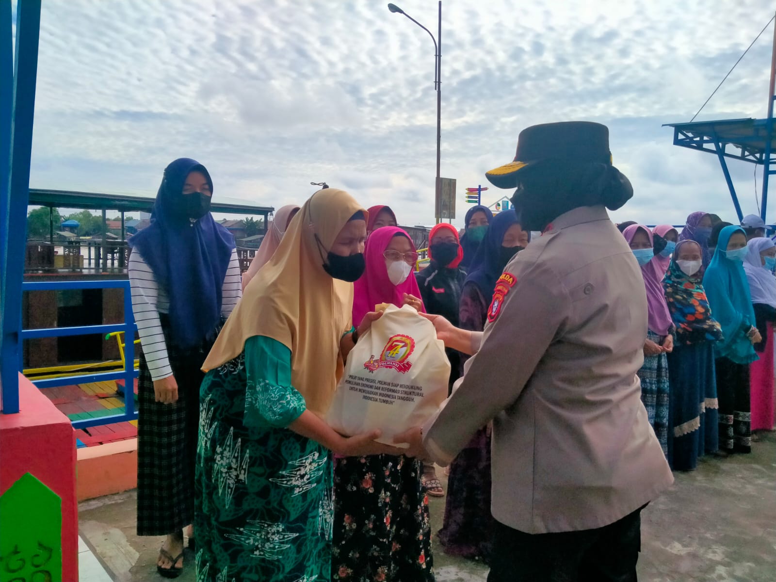 Peringati HUT Polwan ke-74 dan HKG ke-70, Polda Kalteng Gelar Baksos