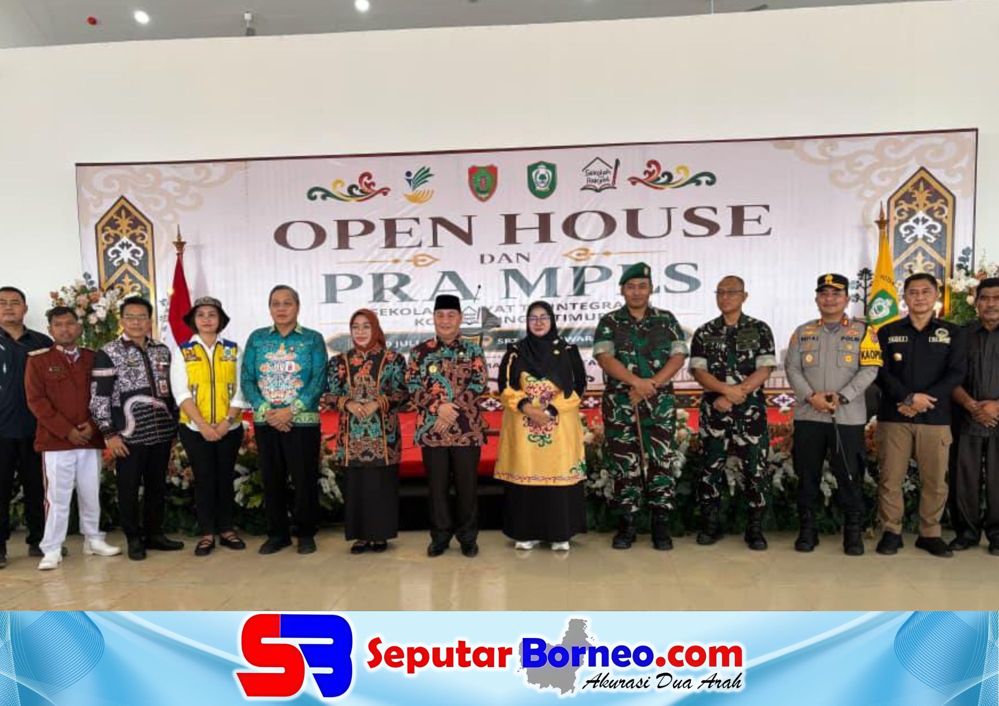 Bupati Kotim, H Halikinnor didampingi Wabup Irawati menghadiri Open House dan Pra MPLS Sekolah Rakyat. (FOTO:SEPUTAR BORNEO)