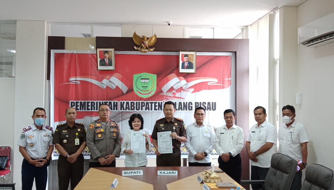 Kejari Teken MoU Bersama Pemkab Pulang Pisau