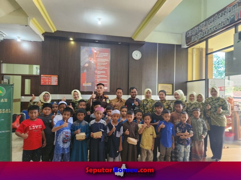 Sambut HBA ke-63 dan HUT IAD ke-23, Kejari Tabalong Gelar Sunatan Massal dan Donor Darah
