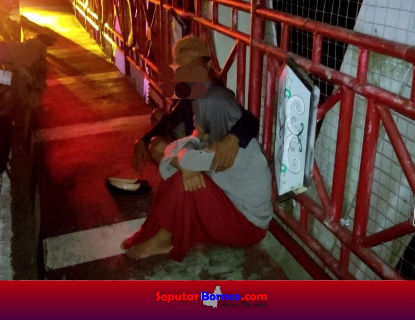 Seorang Wanita Ingin Melompat dari Atas Jembatan Kahayan